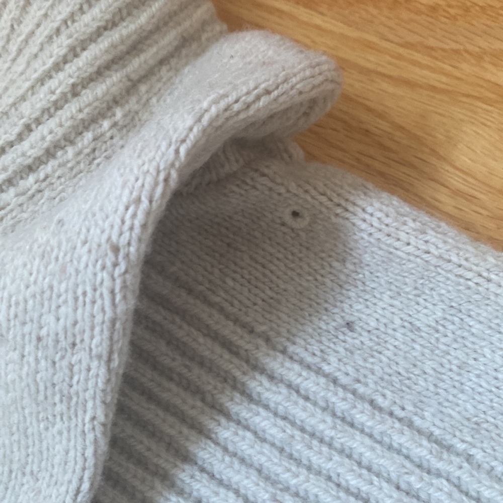 - NWT Victorinox lambs wool sweater offwhite size large - Picture 5 of 7